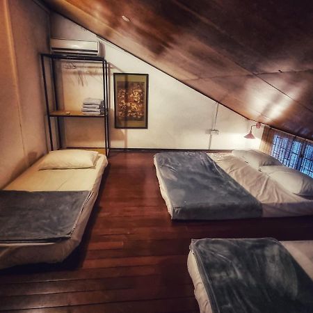 Treehouse Hostel Kuching Ngoại thất bức ảnh