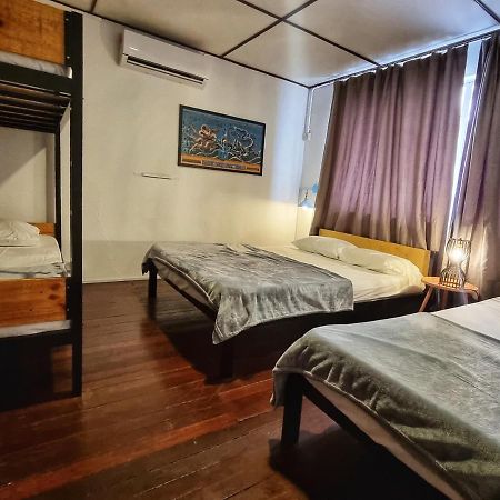 Treehouse Hostel Kuching Ngoại thất bức ảnh