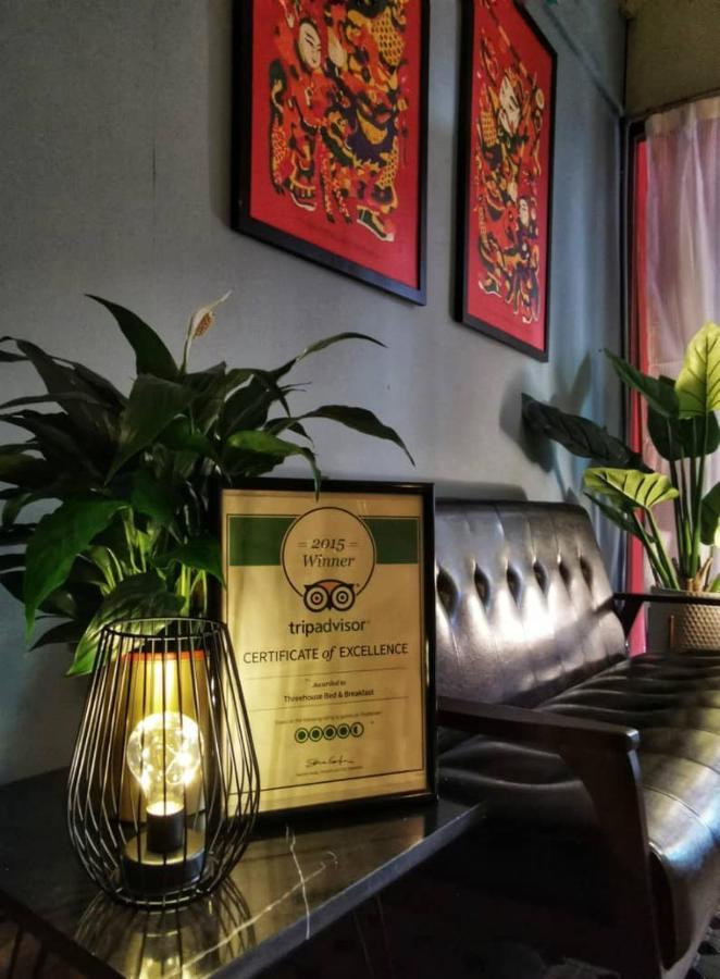 Treehouse Hostel Kuching Ngoại thất bức ảnh