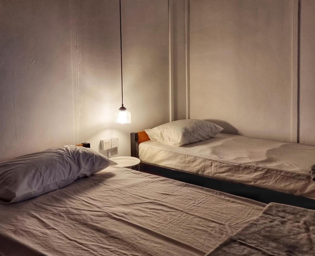 Treehouse Hostel Kuching Ngoại thất bức ảnh