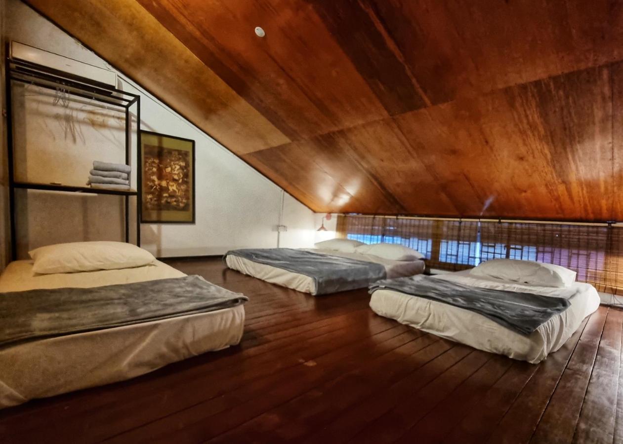 Treehouse Hostel Kuching Ngoại thất bức ảnh