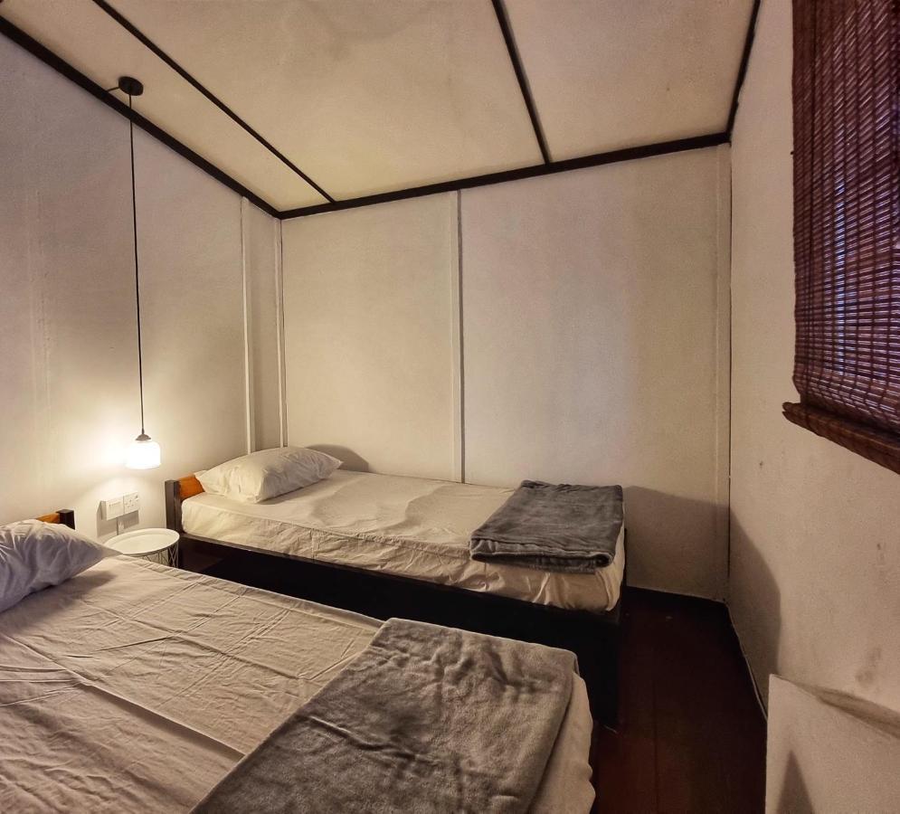 Treehouse Hostel Kuching Ngoại thất bức ảnh